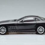 Mercedes SLR McLaren Preto CMC 1:18 - image 5 of 10