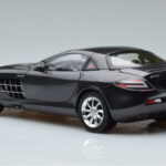 Mercedes SLR McLaren Preto CMC 1:18 - image 7 of 10