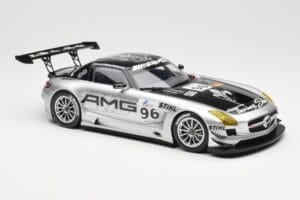Mercedes SLS AMG GT3 #96 M. Hakkinen AMG Customer Sports 6 Hours of Zhuhai ILMC 2011 Minichamps 1:18 B66960197 Metal - imagem 4 de 6