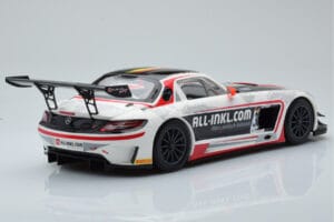 Mercedes SLS AMG GT3 Munnich Motorsport #38 M. Basseng / M. Winkelhock Champions FIA GT1 World Championship 2012 Minichamps 1 - imagem 2 de 6