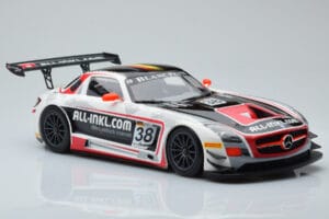 Mercedes SLS AMG GT3 Munnich Motorsport #38 M. Basseng / M. Winkelhock Champions FIA GT1 World Championship 2012 Minichamps 1 - imagem 4 de 6