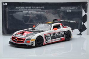 Mercedes SLS AMG GT3 Munnich Motorsport #38 M. Basseng / M. Winkelhock Champions FIA GT1 World Championship 2012 Minichamps 1 - imagem 6 de 6