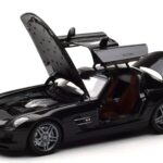 Mercedes SLS AMG Obsidian Preto Metálico Minichamps 1:18 B66960042 - image 2 of 7