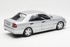 Mercedes C36 AMG W202 Prata UT Models 1:18 180035000 Metal - imagem 2 de 6