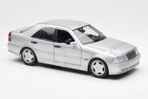 Mercedes C36 AMG W202 Prata UT Models 1:18 180035000 Metal - imagem 4 de 6
