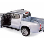 Mercedes X-Class Prateado Norev 1:18 - image 2 of 2