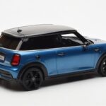 Mini Cooper S F56 Island Azul Otto 1:18 - image 2 of 6