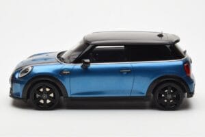 Mini Cooper S F56 Island Azul Otto 1:18 OT982 Resina - imagem 3 de 6