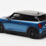 Mini Cooper S F56 Island Azul Otto 1:18 - image 5 of 6
