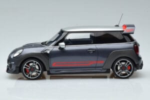 Mini John Cooper Works GP F56 Cinzento Otto 1:18 OT407 Resina - imagem 3 de 6