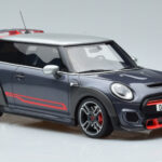 Mini John Cooper Works GP F56 Cinzento Otto 1:18 - image 4 of 6