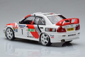 Mitsubishi Lancer Evo 4 T. Makinen / S. Harjanne Rally Catalunya 1997 Otto 1:18 OT409 Resina - imagem 5 de 6