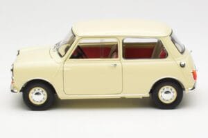 Morris Mini Minor Branco Kyosho 1:18 08964W Metal - imagem 4 de 8
