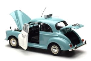 Morris Minor Polícia Azul & Branco Minichamps 1:18 150137090 Metal - imagem 5 de 8