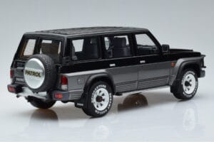 Nissan Patrol GR Y60 Cinzento Otto 1:18 OT993 Resina - imagem 2 de 6