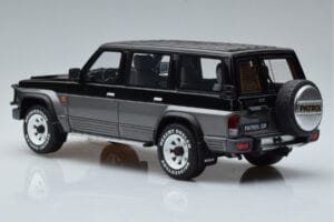 Nissan Patrol GR Y60 Cinzento Otto 1:18 OT993 Resina - imagem 5 de 6