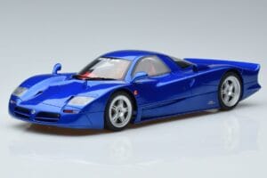 Nissan R390 GT1 Road Car GT Spirit 1:18 GT403 Resina