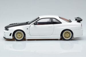 Nissan Skyline GT-R R34 Nismo Z-Tune Branco MotorHelix 1:18 M83407 Metal - imagem 5 de 11