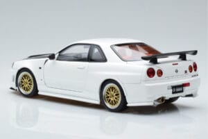 Nissan Skyline GT-R R34 Nismo Z-Tune Branco MotorHelix 1:18 M83407 Metal - imagem 7 de 11