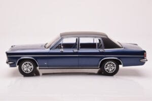 Opel Diplomat B Azul Escuro Metalizado MCG 1:18 MCG18336 Metal - imagem 3 de 6