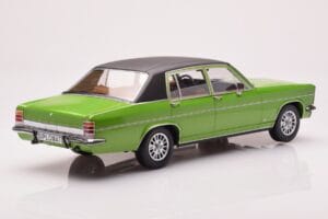 Opel Diplomat B Verde Metalizado MCG 1:18 MCG18337 Metal - imagem 2 de 6