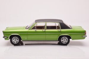 Opel Diplomat B Verde Metalizado MCG 1:18 MCG18337 Metal - imagem 3 de 6