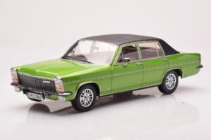 Opel Diplomat B Verde Metalizado MCG 1:18 MCG18337