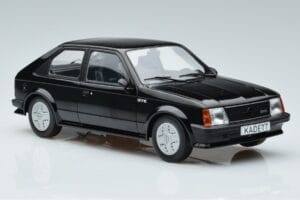 Opel Kadett D GTE Preto MCG 1:18 MCG18270 Metal - imagem 4 de 6