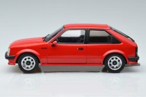 Opel Kadett D GTE Vermelho MCG 1:18 MCG18269 Metal - imagem 3 de 6
