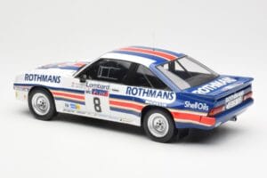 Opel Manta 400 Rothmans #8 J. McRae / I. Grindrod Lombard RAC Rally 1983 IXO 1:18 18RMC038A Metal - imagem 5 de 6