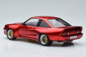 Opel Manta B Mattig Vermelho MCG 1:18 MCG18424 Metal - imagem 5 de 6