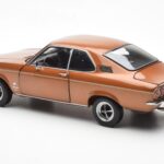 Opel Manta A Bronze Metálico Norev 1:18 - image 7 of 8