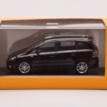 Opel Zafira B OPC Preto Minichamps 1:43 - image 4 of 4