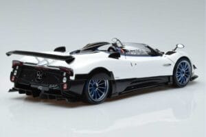 Pagani Zonda HP Barchetta Carbon Fiber Branco LCD 1:18 LCD18009-WH Metal - imagem 3 de 9