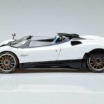 Pagani Zonda HP Barchetta Carbon Fiber Branco LCD 1:18 LCD18009 WH Metal - image 5 of 9