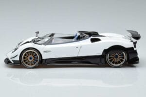 Pagani Zonda HP Barchetta Carbon Fiber Branco LCD 1:18 LCD18009-WH Metal - imagem 5 de 9