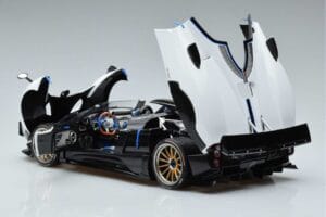 Pagani Zonda HP Barchetta Carbon Fiber Branco LCD 1:18 LCD18009-WH Metal - imagem 7 de 9