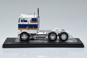 Peterbilt 352 H Branco IXO 1:43 TR078 Metal - imagem 3 de 6
