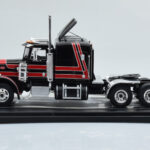 Peterbilt 359 Preto Vermelho IXO 1:43 - image 2 of 4