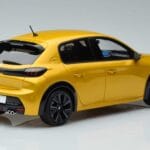 Peugeot 208 GT Line Amarelo Otto 1:18 OT930 Resina - image 2 of 6