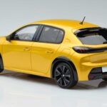 Peugeot 208 GT Line Amarelo Otto 1:18 OT930 Resina - image 5 of 6