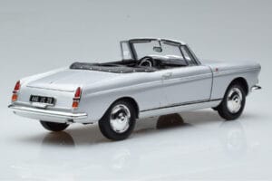 Peugeot 404 Cabriolet Prata Norev 1:18 184835 Metal - imagem 3 de 8