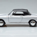 Peugeot 404 Cabriolet Prata Norev 1:18 - image 4 of 8