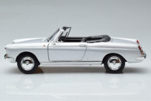 Peugeot 404 Cabriolet Prata Norev 1:18 184835 Metal - imagem 5 de 8
