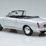 Peugeot 404 Cabriolet Prata Norev 1:18 - image 7 of 8