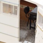 Peugeot 404 Com Caravana Henon Norev 1:18 184837 Metal - image 6 of 7