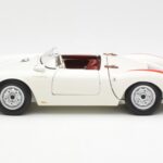 Porsche 550 Spyder Edição 70 Anos Branco Schuco 1:18 450033300 - image 4 of 8