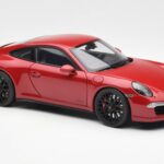 Porsche 911 991 Carrera GTS Carmine Vermelho Schuco 1:18 450039000 - image 6 of 8
