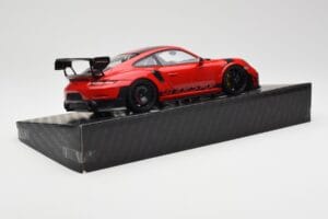 Porsche 911 GT2 RS 991 MR Manthey Racing Nordschleife Record Minichamps 1:18 MR-911-GT2RS-1803 Metal - imagem 3 de 6