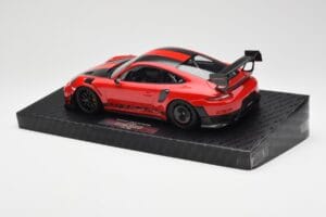 Porsche 911 GT2 RS 991 MR Manthey Racing Nordschleife Record Minichamps 1:18 MR-911-GT2RS-1803 Metal - imagem 5 de 6